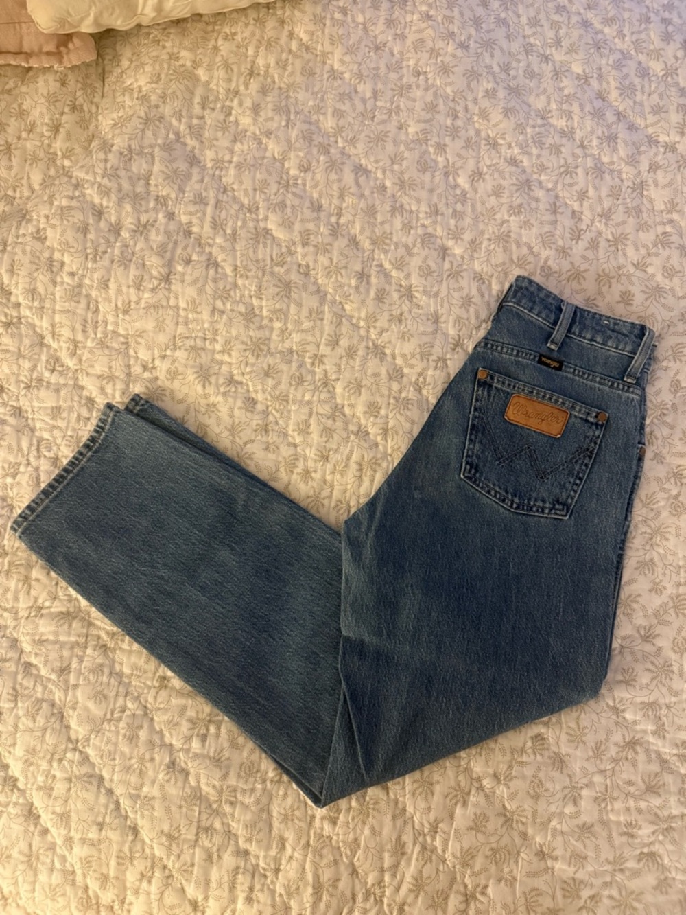 Wrangler Mom Straight Jeans - Light Blue Wash